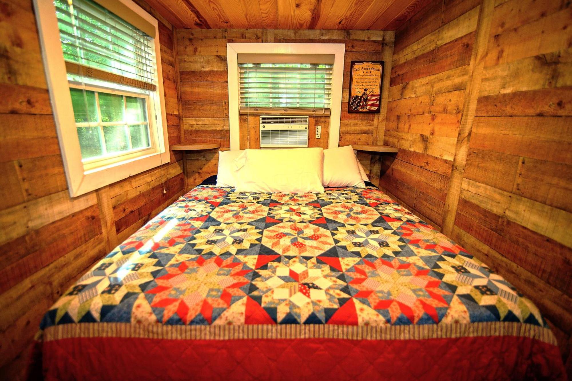 The Americana - Parker Creek Bend Cabins Murfreesboro Exteriör bild